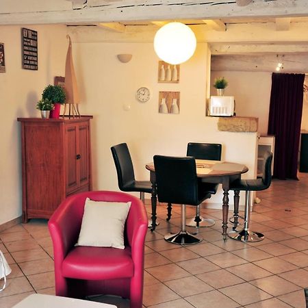 Appartement T2 Sur Place Tranquille Avec Camera Metz Exterior foto